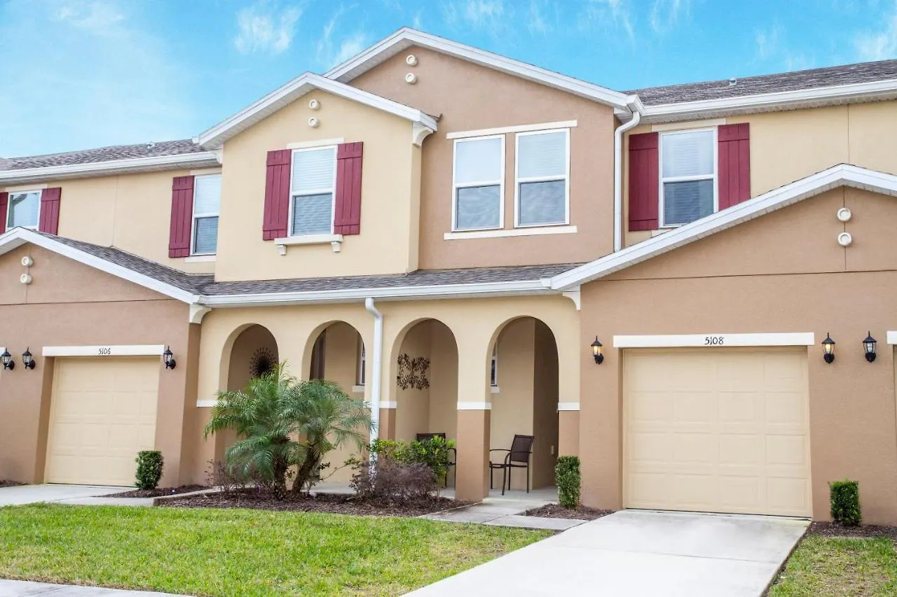 Four Bedrooms Townhome 5108k Holiday home *