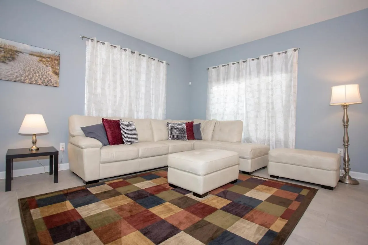 Stunning 5 Bd W/ Pool Close To 4822