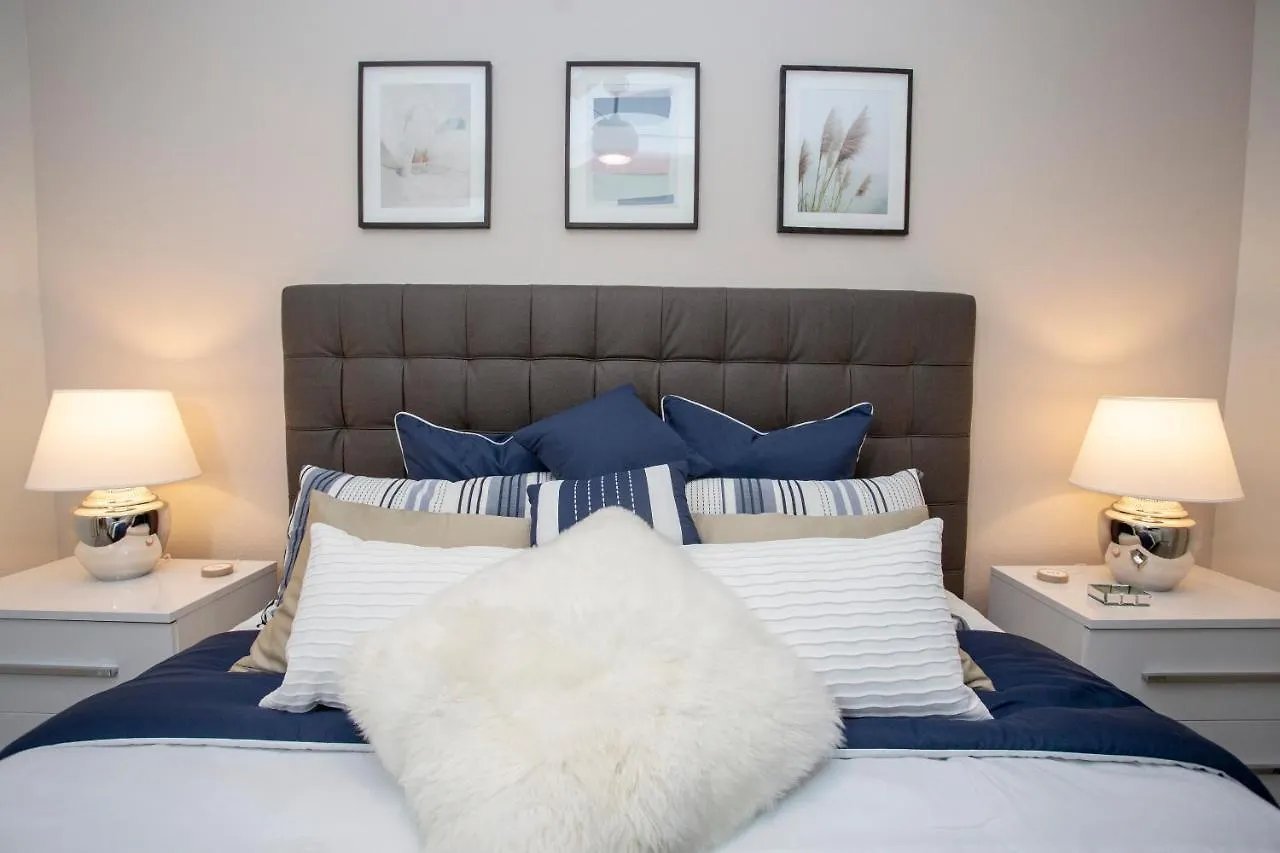 Gorgeous Two Bedroom Apto Close To 306