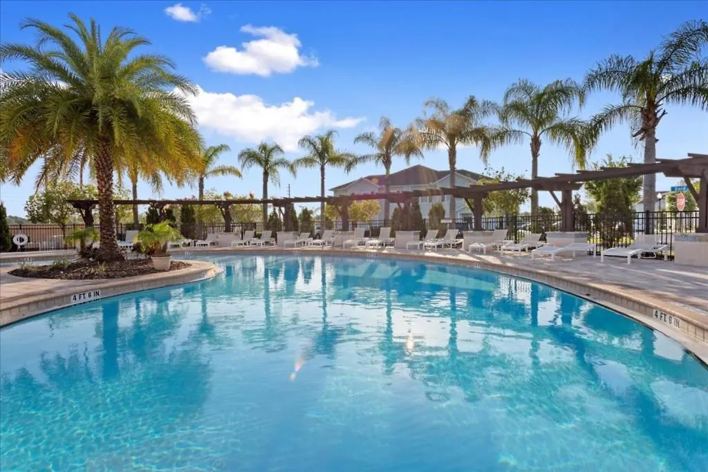 3 Bedrooms - 2 Bathrooms - West Lucaya 3232 Wa