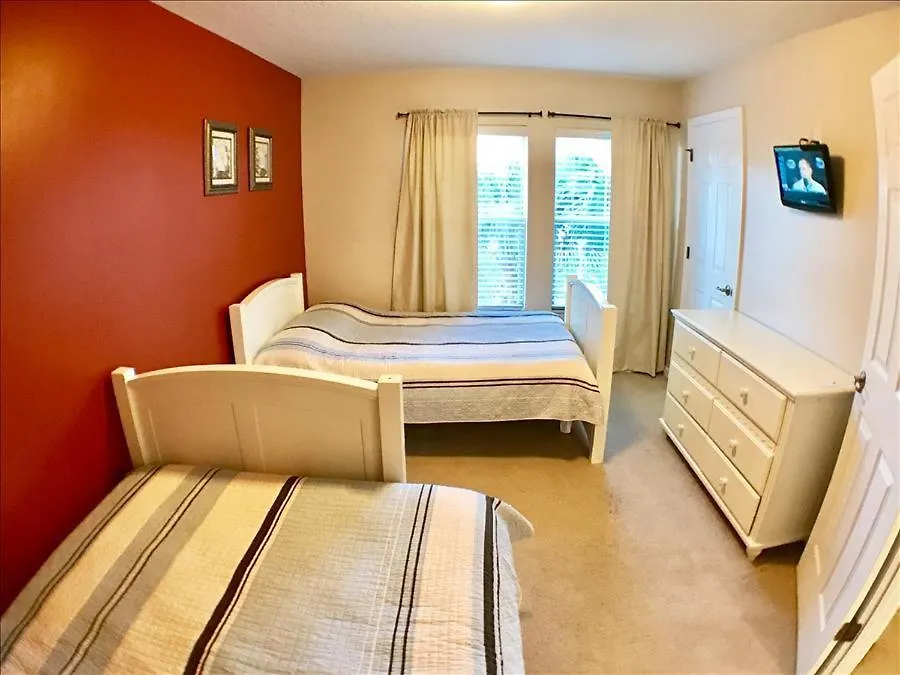 Four Bedrooms With Pool 3050 *