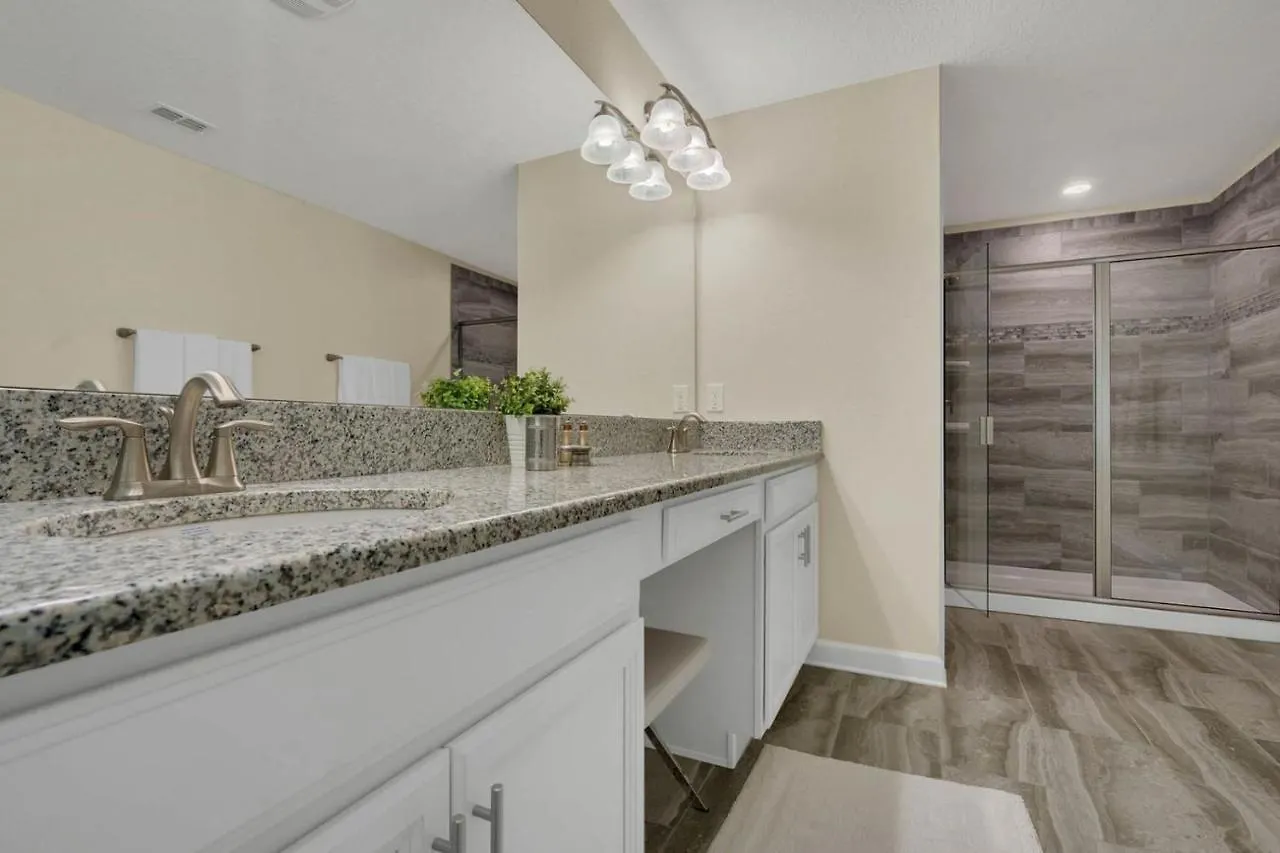 Five Bedrooms Single Family 4759 * Kissimmee