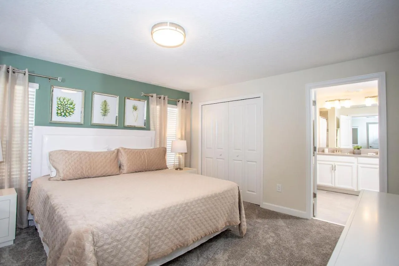 Marvelous 4 Bedroom W/ Screened Pool Close To 4977 Kissimmee