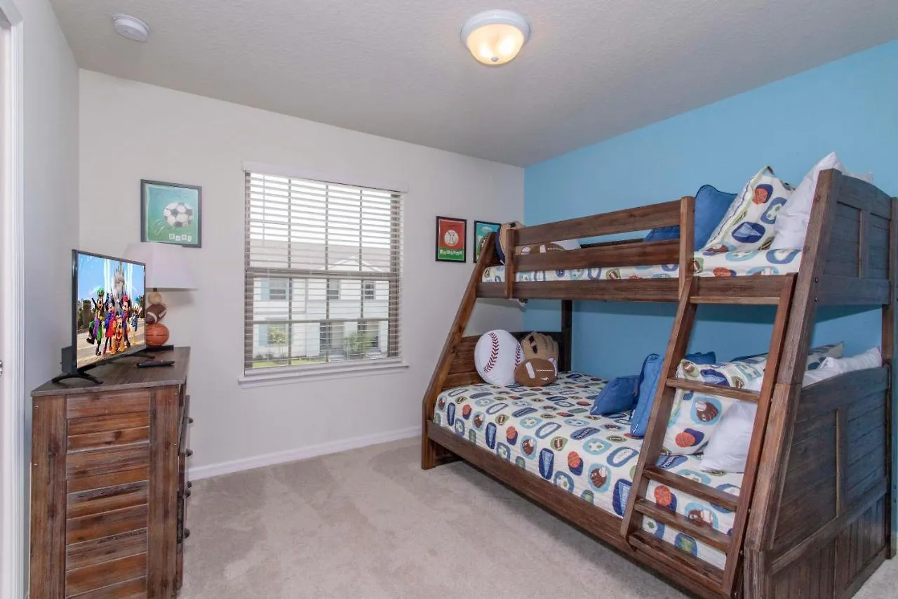 Splendid 5 Bd W/ Pool @ Windsor Westside 8921 Holiday home