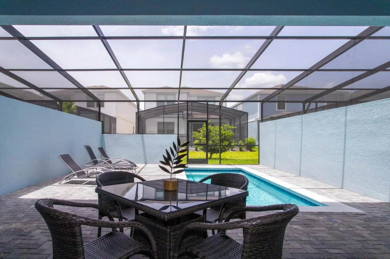 Splendid 5 Bd W/ Pool @ Windsor Westside 8921 Holiday home