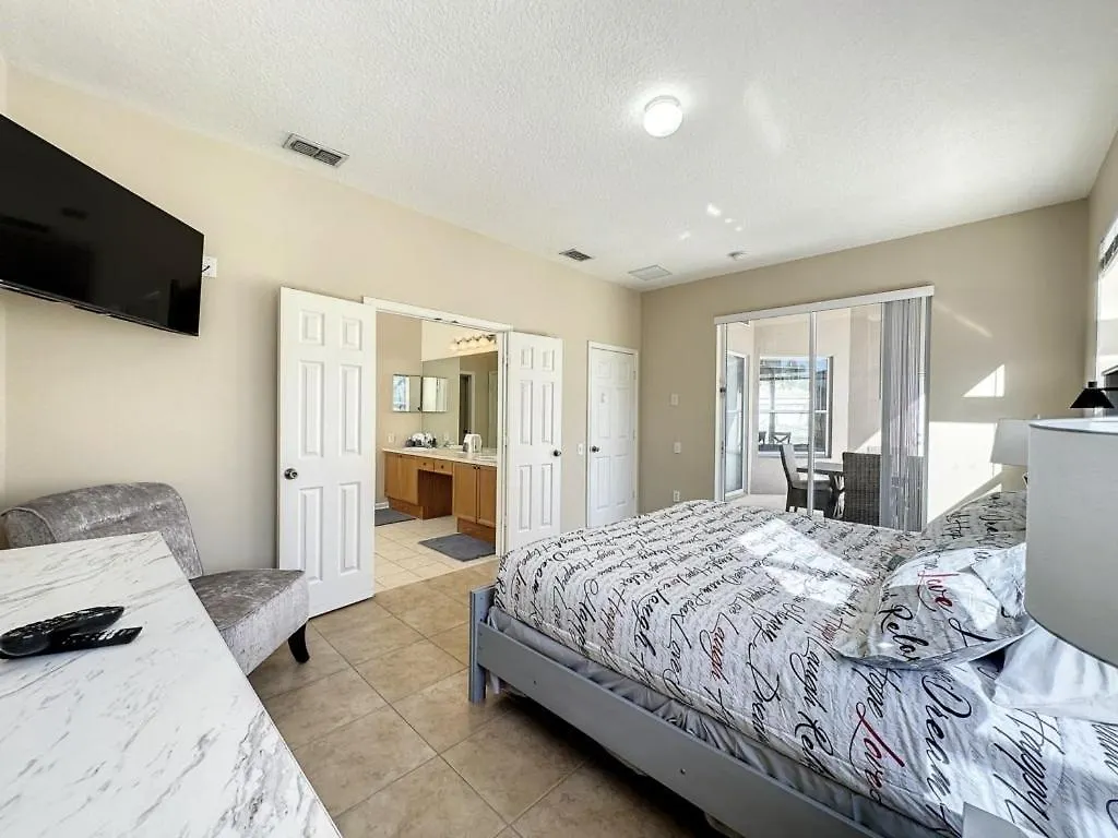 Villa Luxury 6bd 3,5ba Pool In Windsor Palms