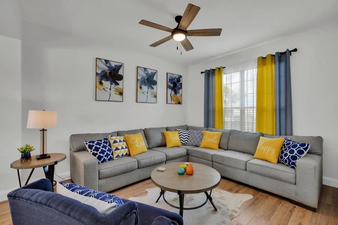 Large 6br Themed Family Near World
