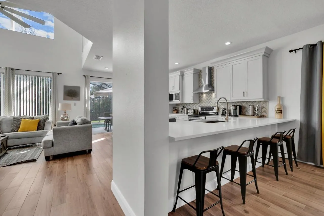Large 6br Themed Family Near World Villa *