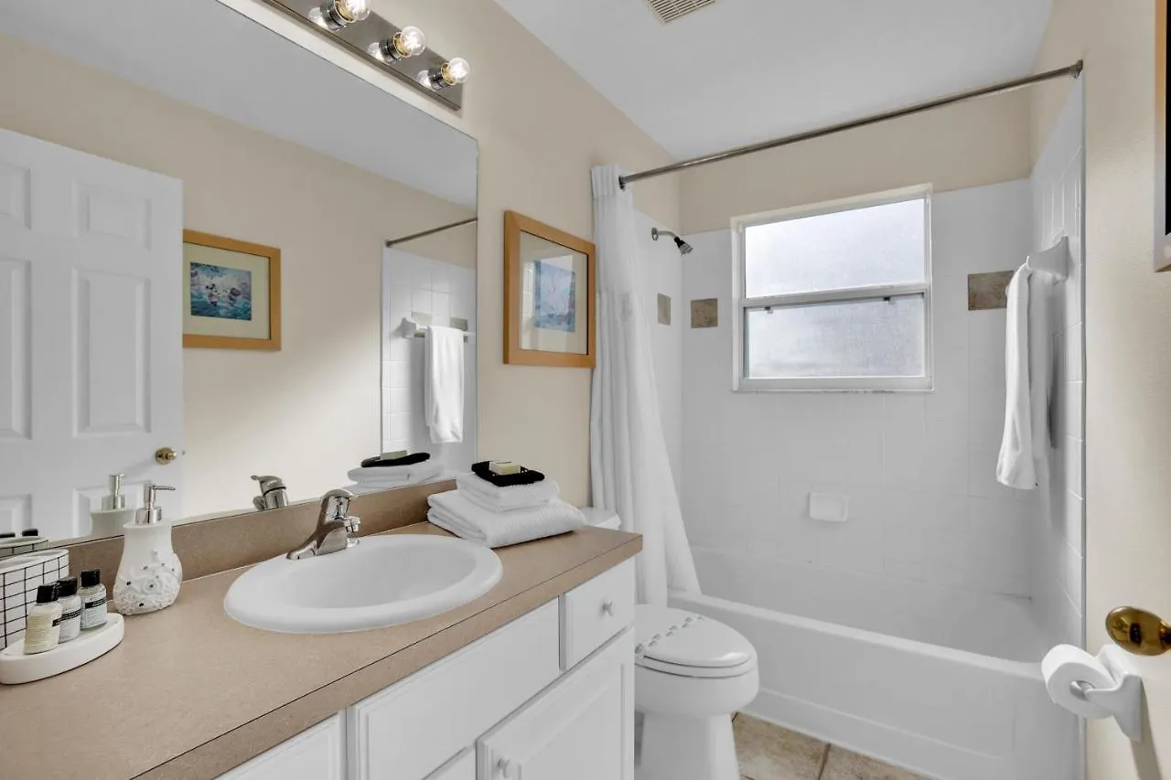 Large 6br Themed Family Near World *