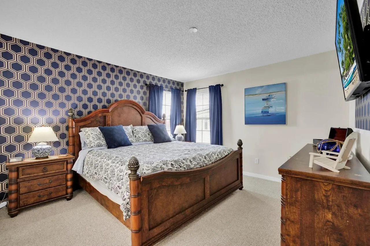 Large 6br Themed Family Near World *