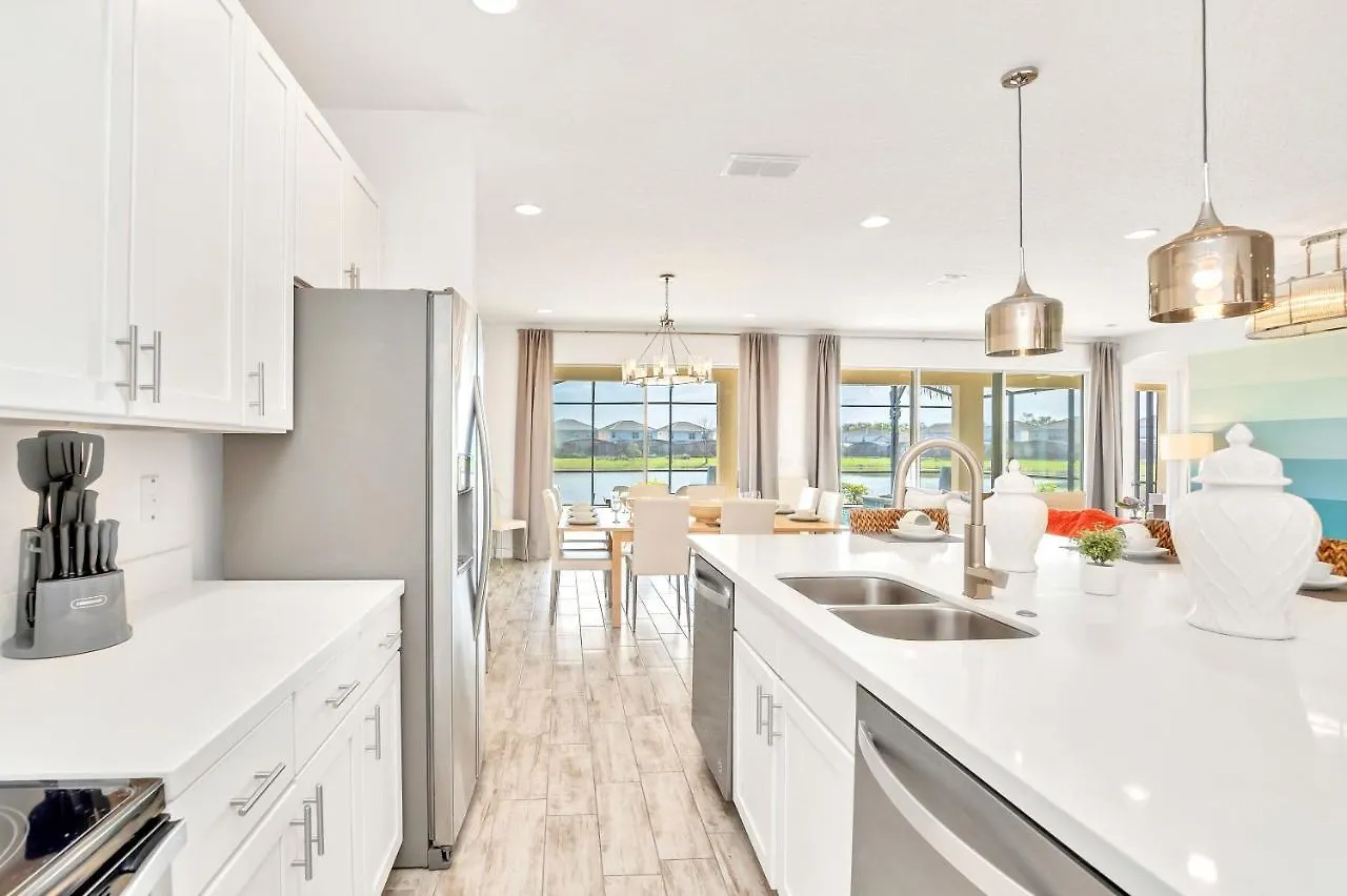 10br Luxury Mansion - Family - Sleeps 20 - Private Pool, Hot Tub And Bbq!