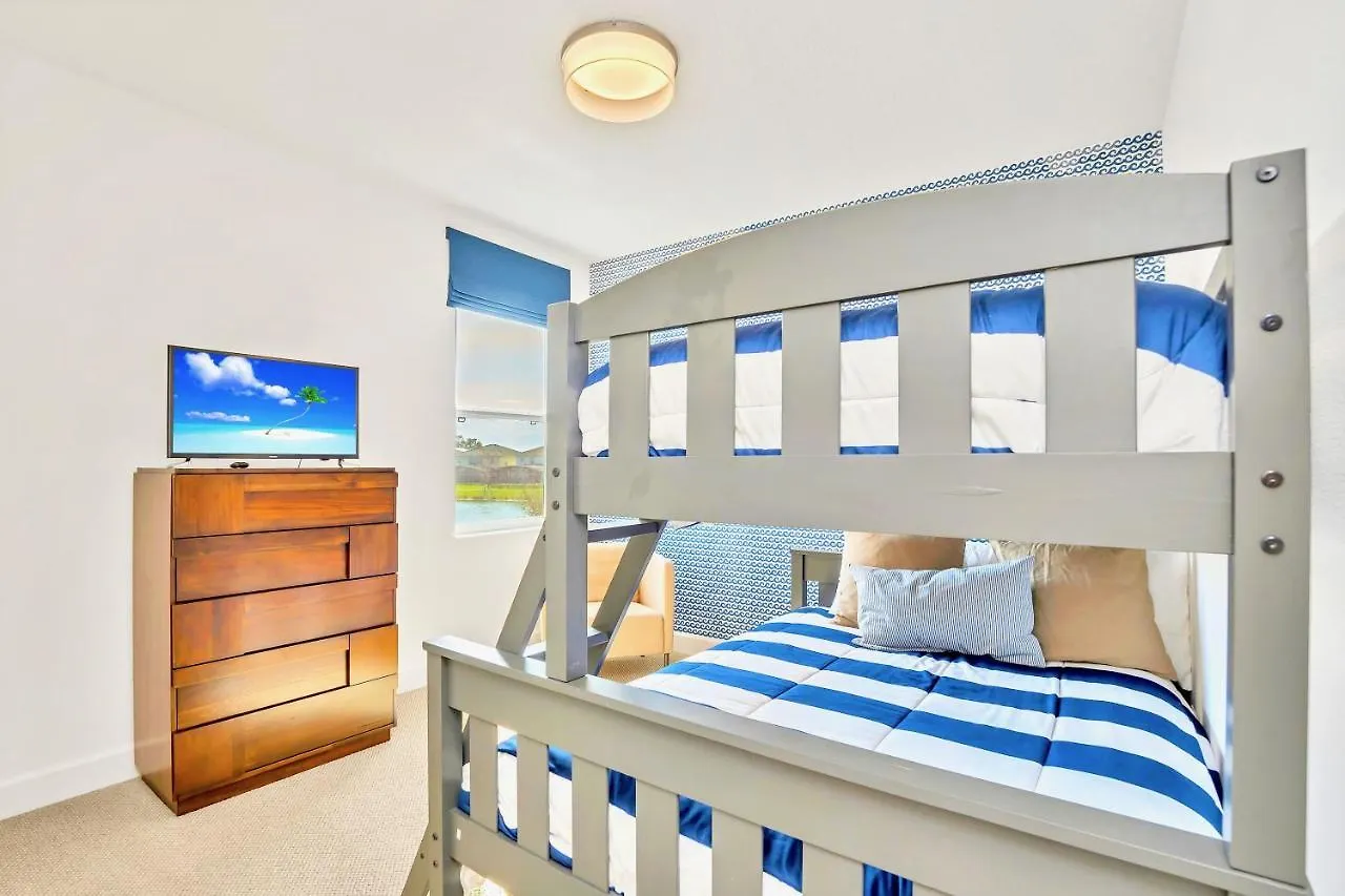 Holiday home 10br Luxury Mansion - Family - Sleeps 20 - Private Pool, Hot Tub And Bbq! *