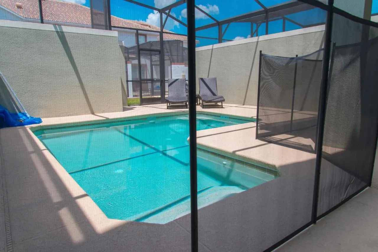 Storey Resort, Private Pool, Near Famous Attractions!! Kissimmee