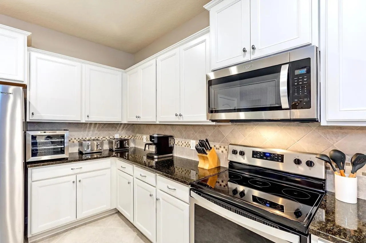 Family - 8br Luxury Mansion - Sleeps 16 - Private Pool, Hot Tub, Bbq! *