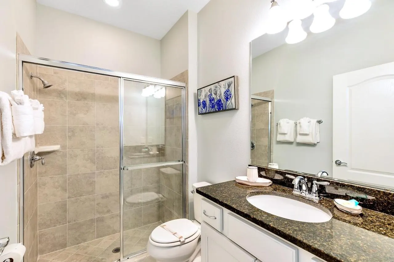 Holiday home Family - 8br Luxury Mansion - Sleeps 16 - Private Pool, Hot Tub, Bbq! *
