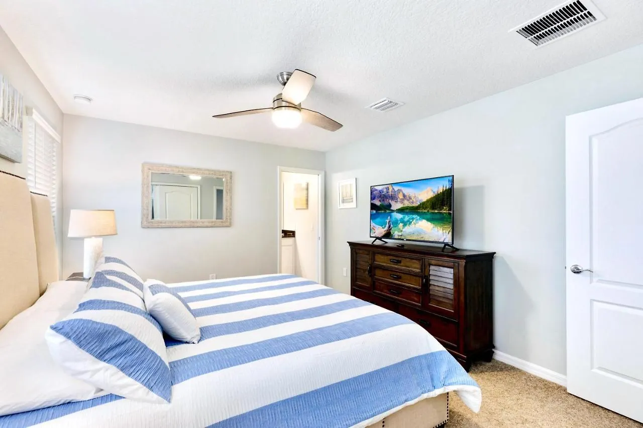 Family - 8br Luxury Mansion - Sleeps 16 - Private Pool, Hot Tub, Bbq! *