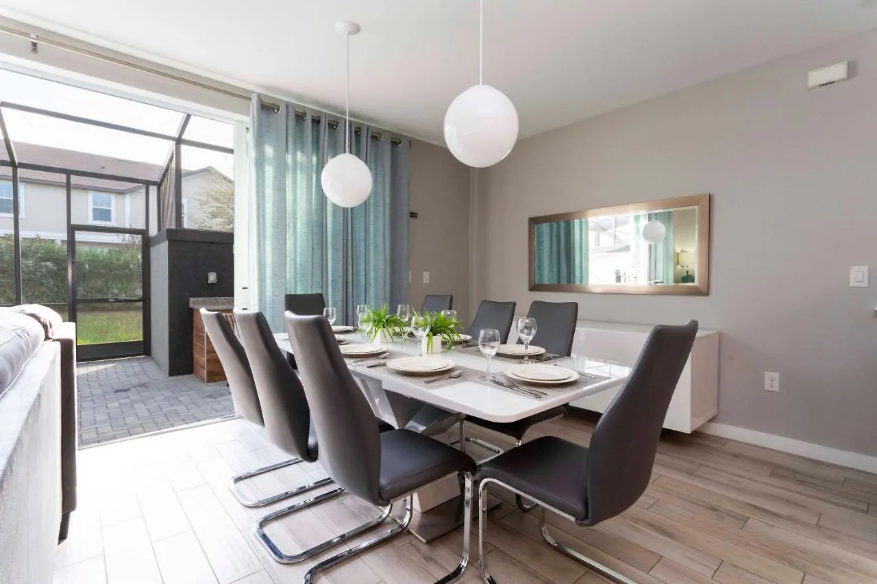 Le Reve 4 Bedroom Vacation 4404 Holiday home