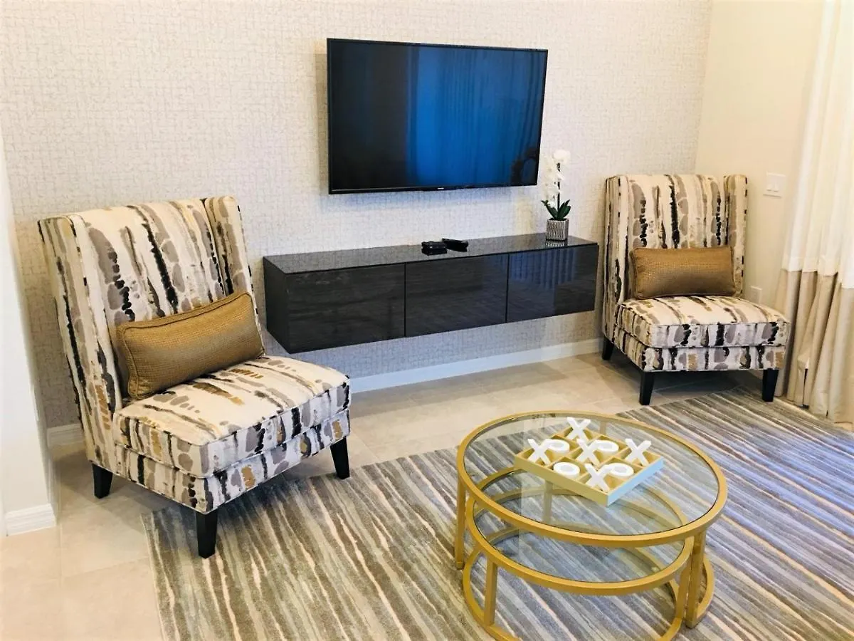 Holiday home 5br 5bath Townhome Pool Bbq 13min 2260ft