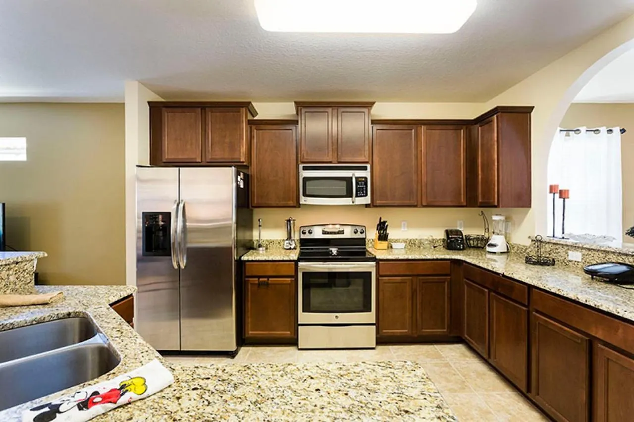 Holiday home 5br 5 Bath Pvt Pool Bbq 11min 2744ft Kissimmee
