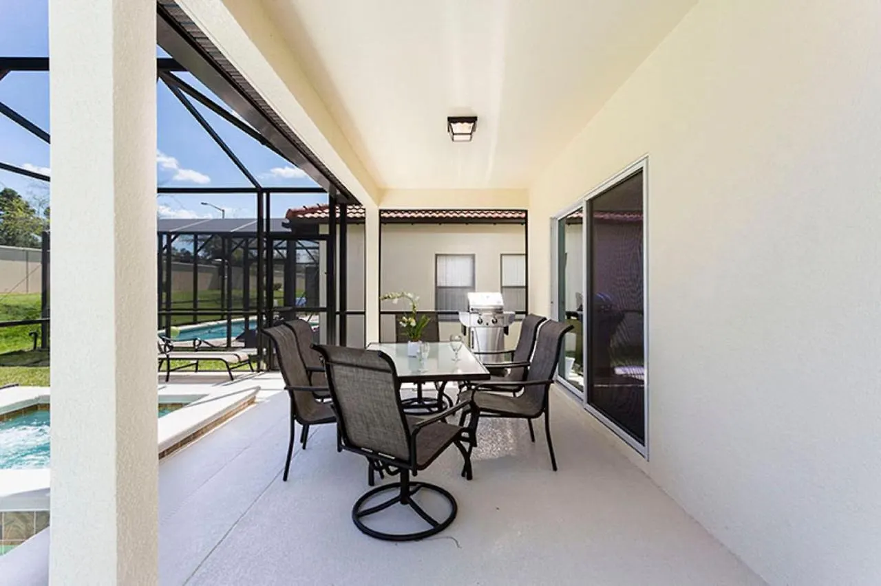 Holiday home 5br 5 Bath Pvt Pool Bbq 11min 2744ft *