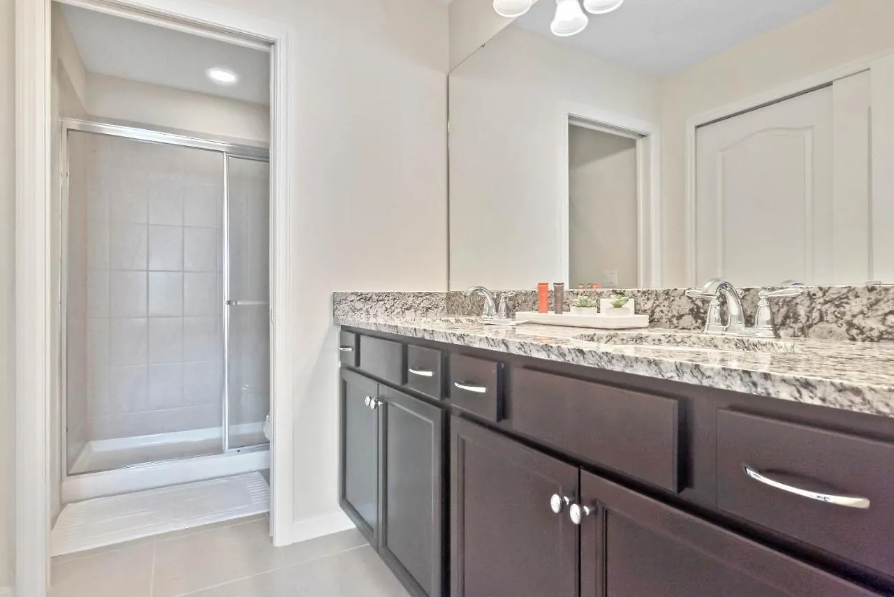 5 Bedrooms - 4,5 Bathrooms - Windsor At Westside 2402 Td Holiday home Kissimmee