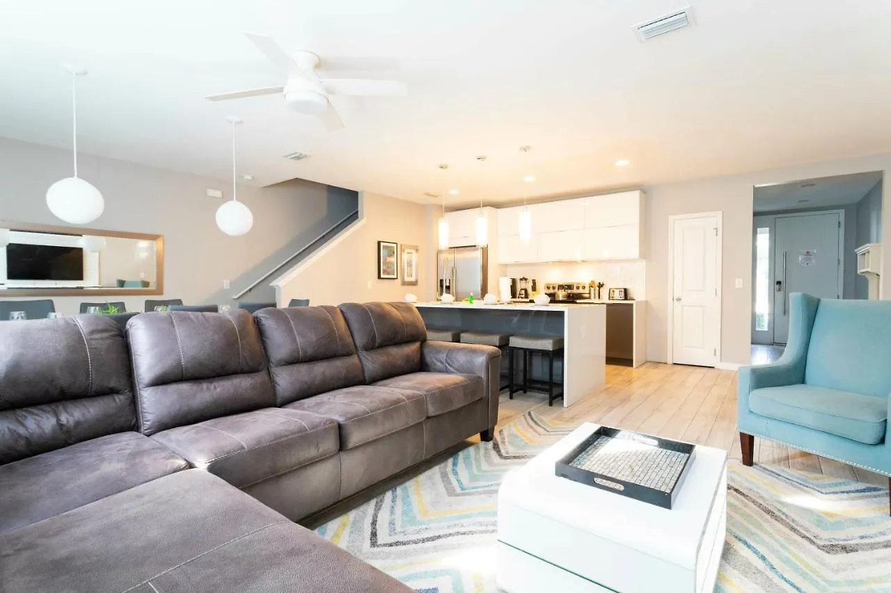 Le Reve 4 Bedroom Vacation 4404 Holiday home