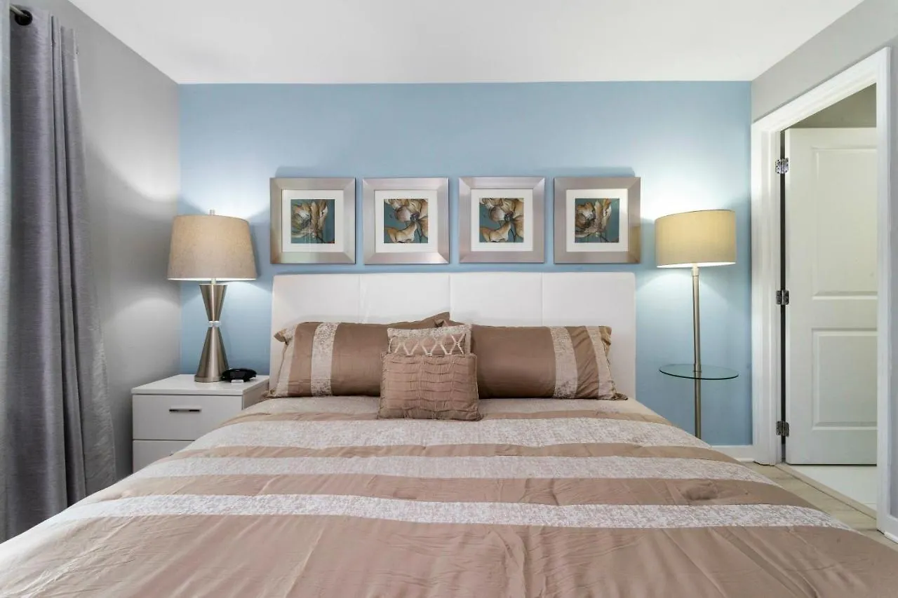 Le Reve 4 Bedroom Vacation 4404 Holiday home