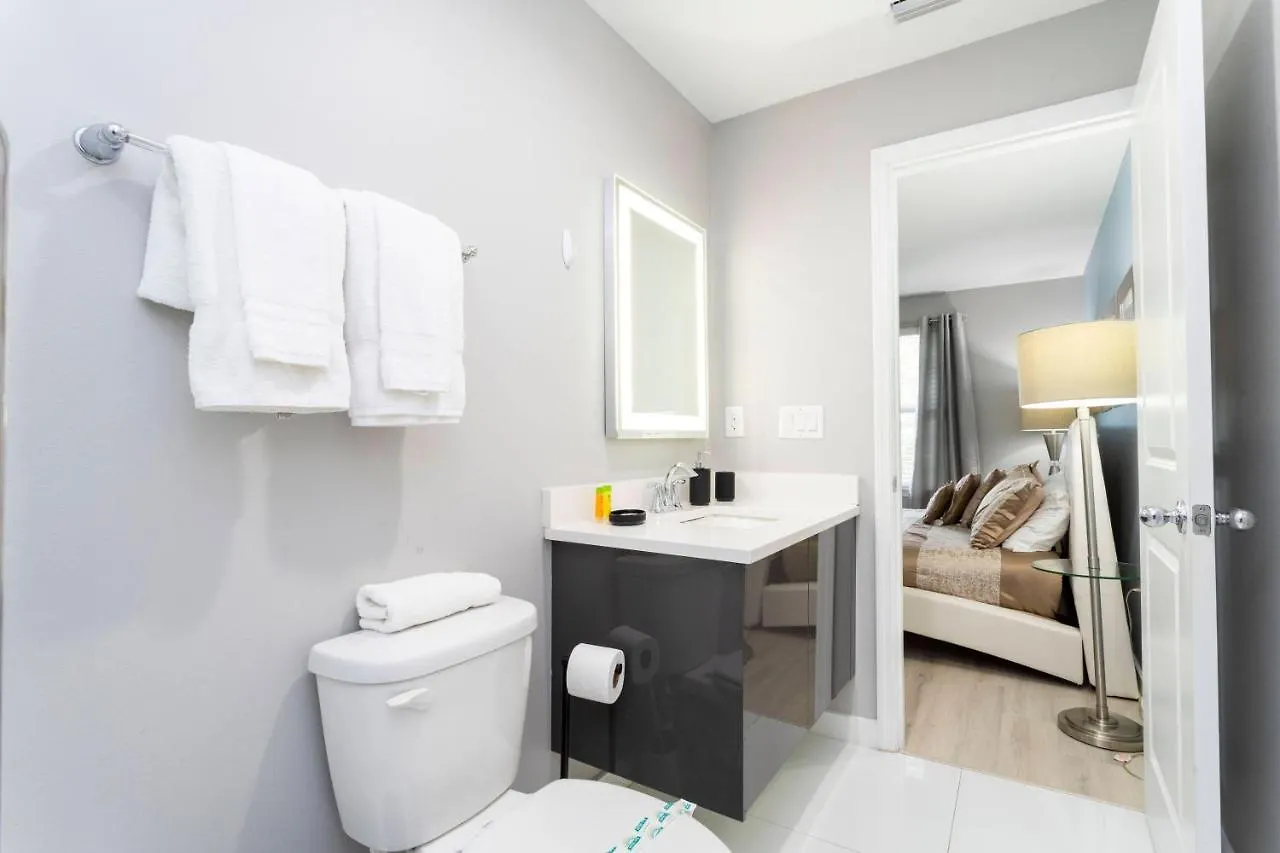 Le Reve 4 Bedroom Vacation 4404 Holiday home *