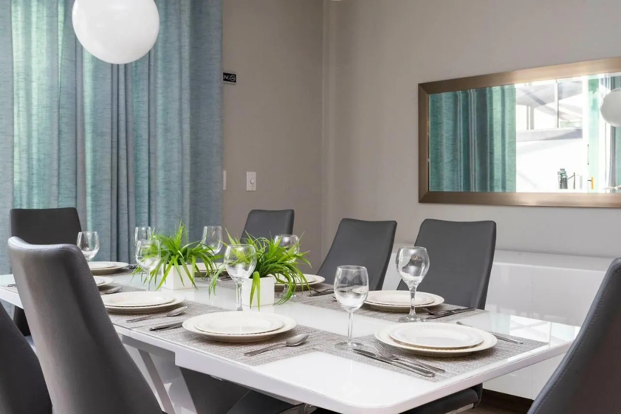 Le Reve 4 Bedroom Vacation 4404 Holiday home *