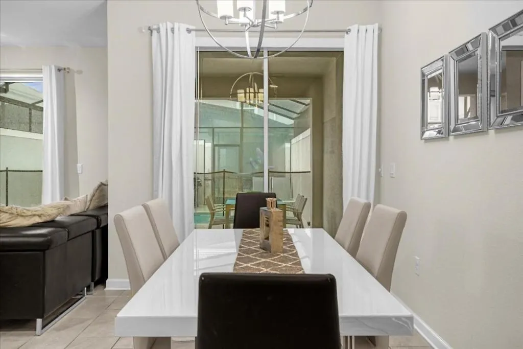 4 Bedroom- 3 Bathroom Storey 4821 Ml