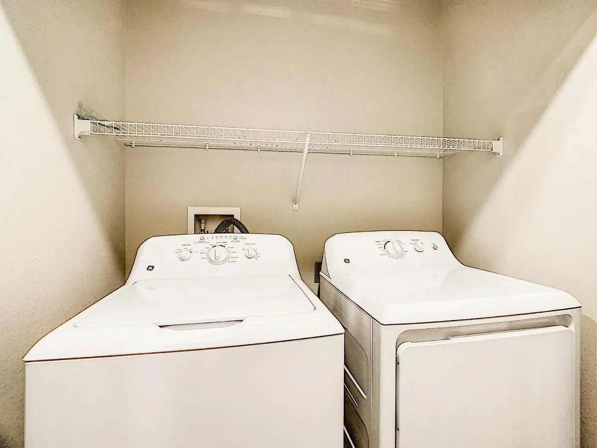 Apartment King Bed, Great Amenities, And Disney Calling You