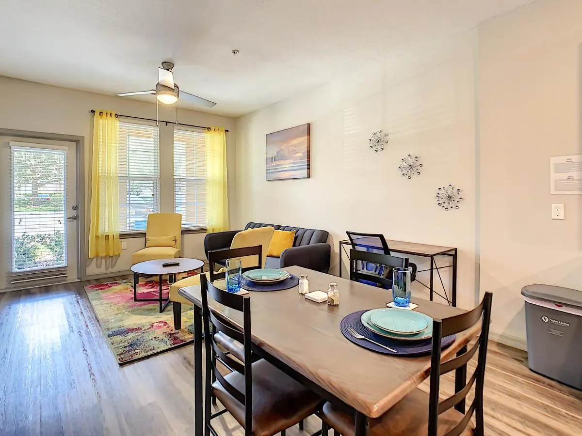Apartment King Bed, Great Amenities, And Disney Calling You *