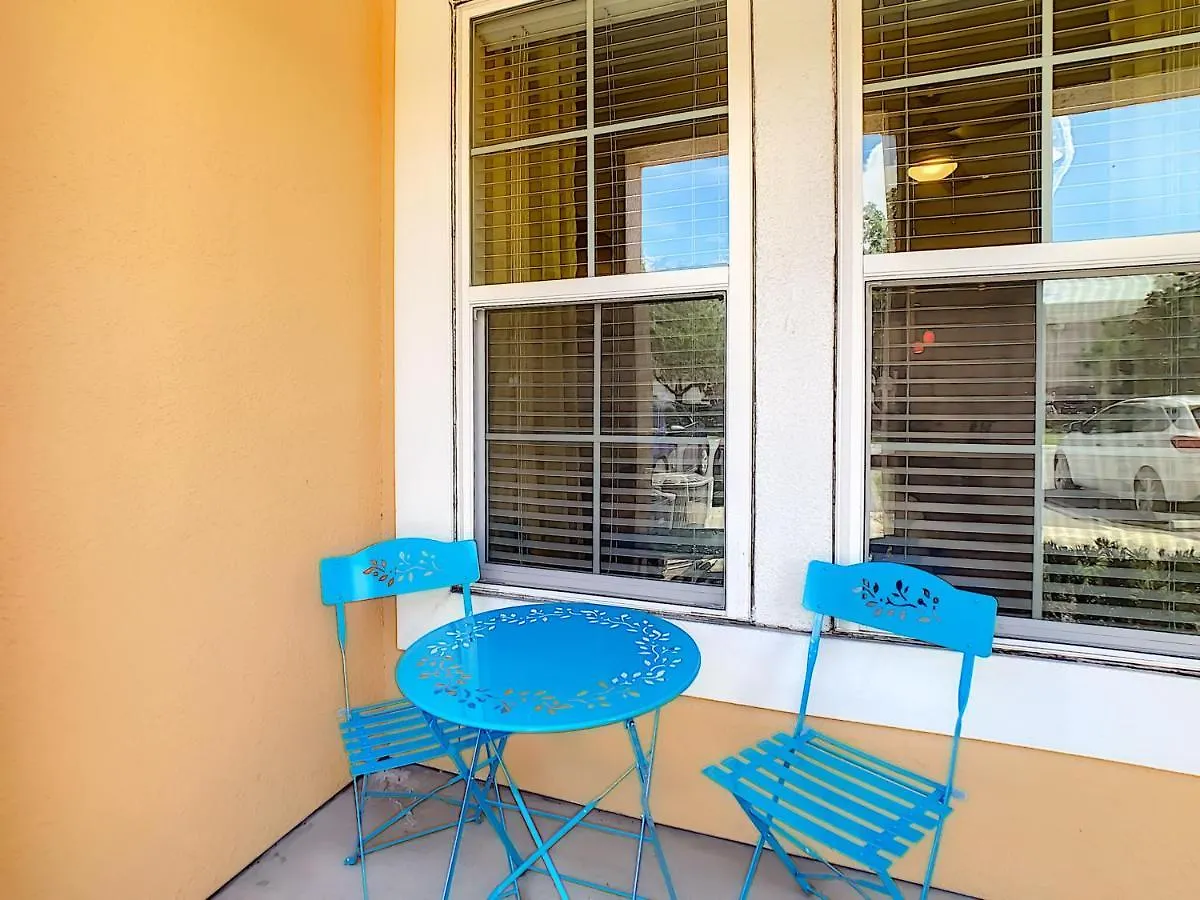 King Bed, Great Amenities, And Disney Calling You