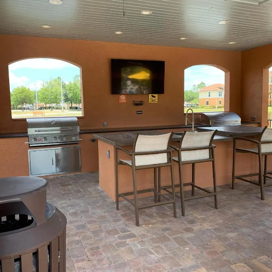 King Bed, Great Amenities, And Disney Calling You Apartment Kissimmee