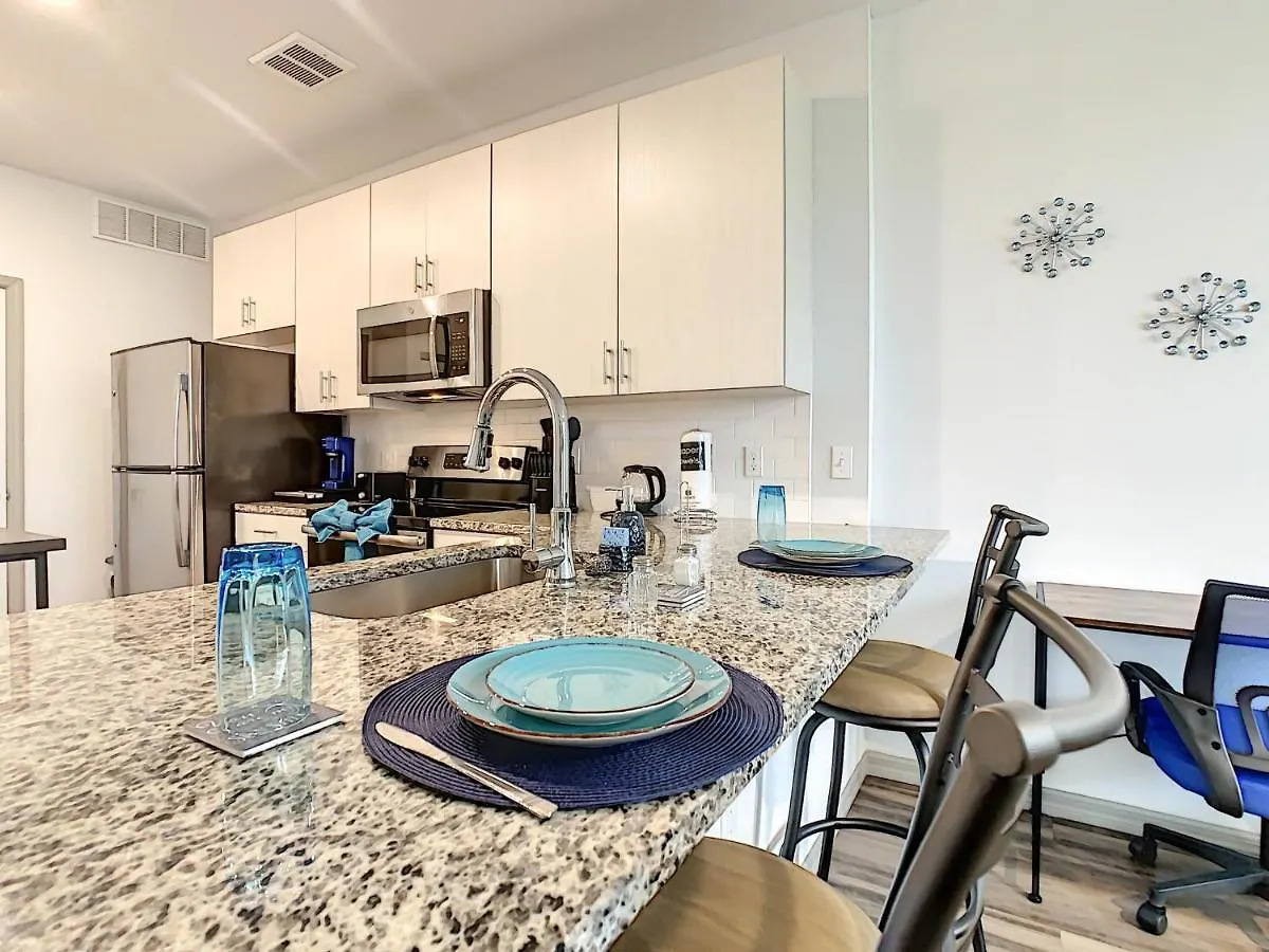 King Bed And Close To Kissimmee