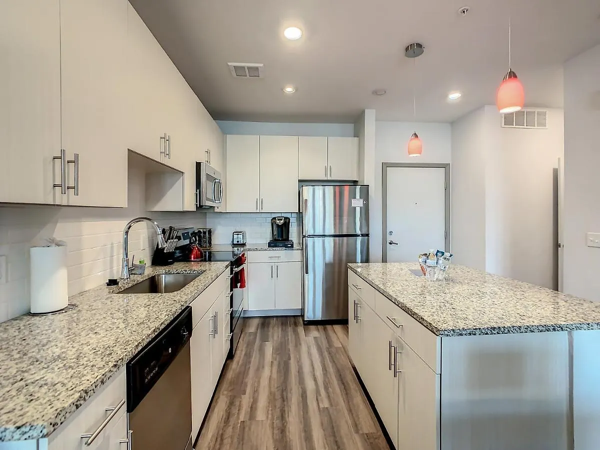 Large Apartment, Close To Apartment *