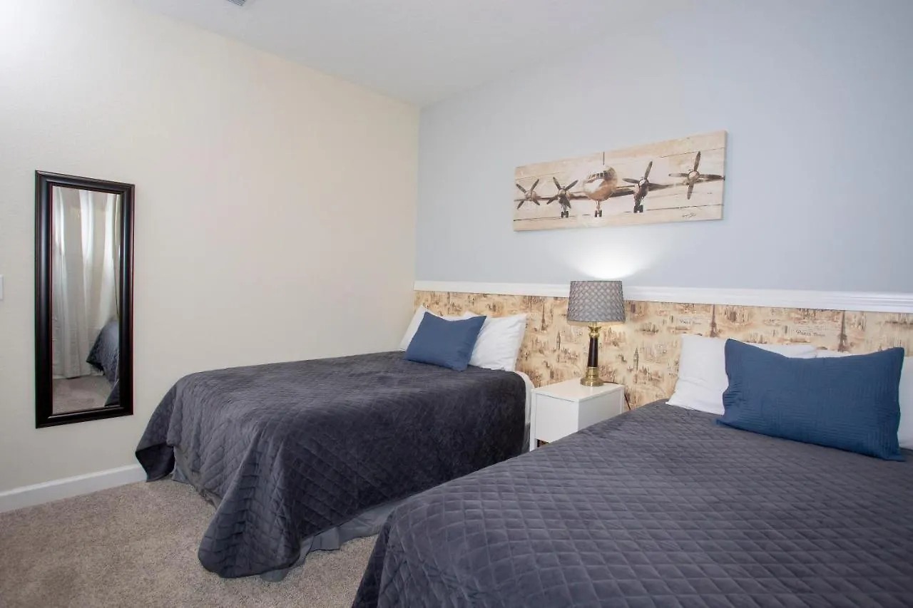 Stunning 5 Bd W/ Pool Close To 4822 *