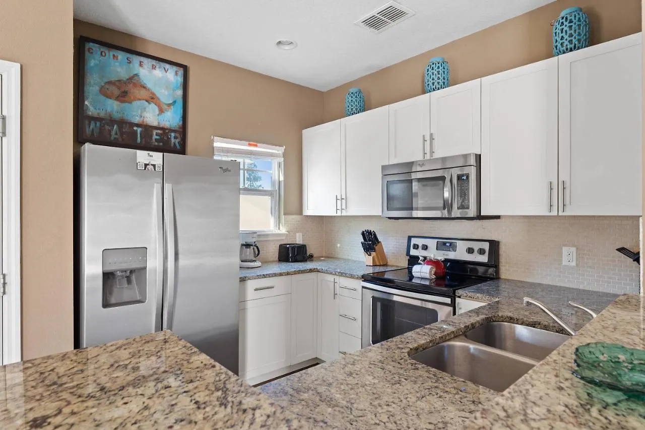 Holiday home Cozy Decor 4br At West Lucaya Wl8972