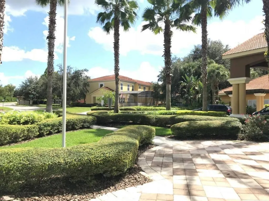 Encantada Dream - 3 Bedroom Townhome Near Disney!