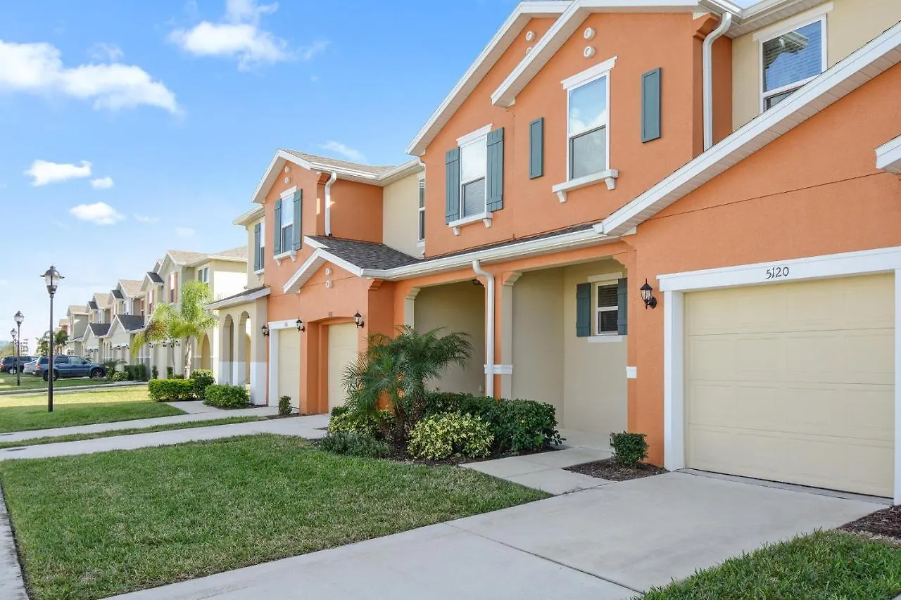 Four Bedrooms Townhome 5120 Holiday home *