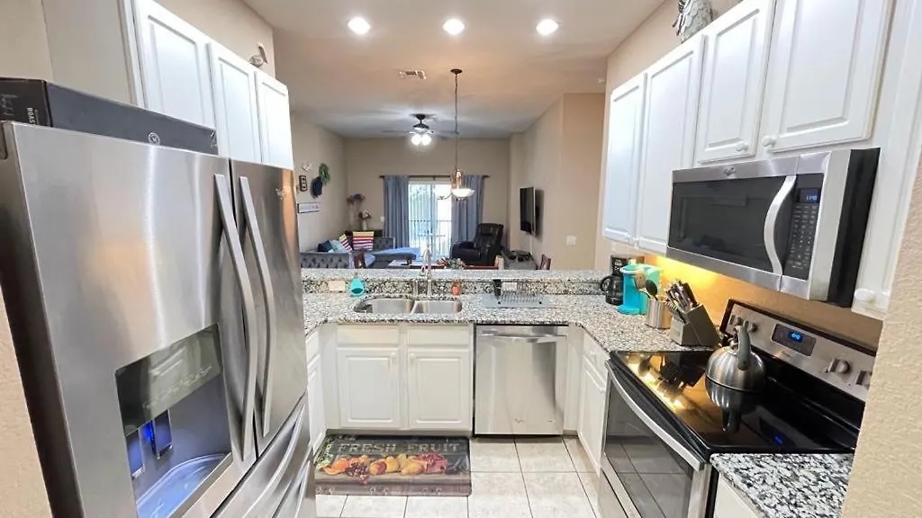 Beautiful 3 Bedroom Minutes From Disney! Apartment Kissimmee