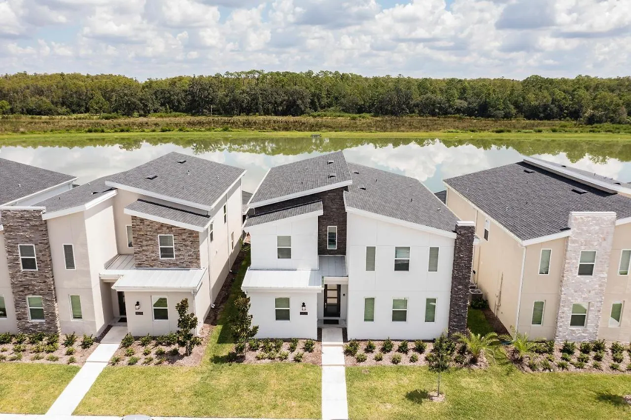 Villa Lakeview In Storey By Diamond