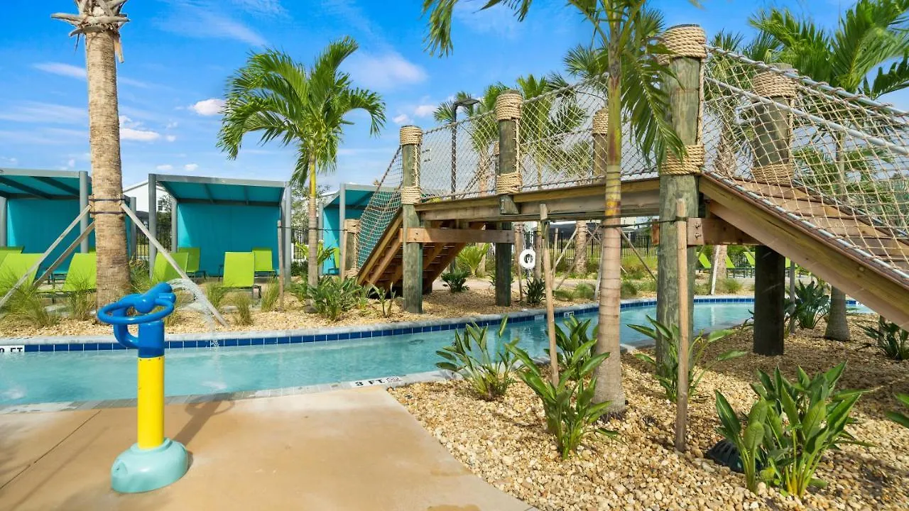 Villa Lakeview In Storey By Diamond Kissimmee