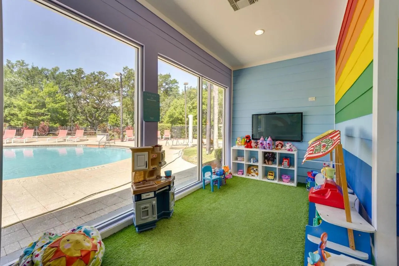 Lucaya Village Townhome With Pool, 6 Mi To Disney! Vakantiehuis *