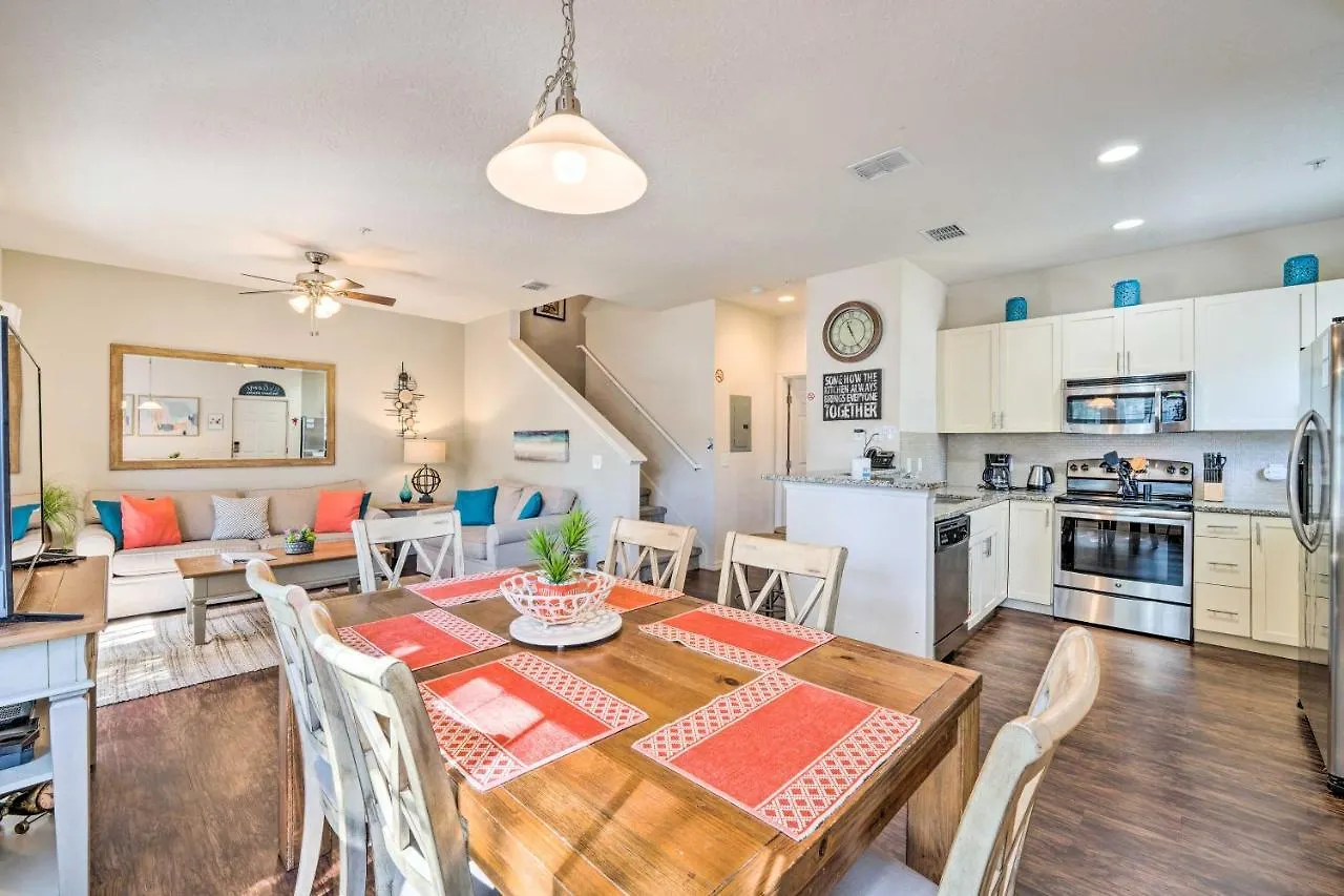 Vakantiehuis Lucaya Village Townhome With Pool, 6 Mi To Disney! Kissimmee