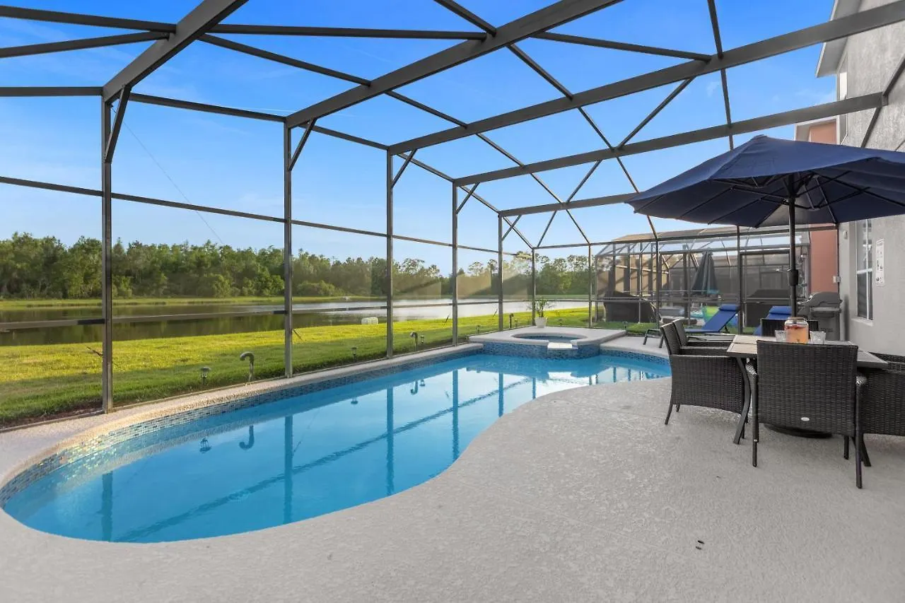 View Vacation With Pool And Game Near Parks