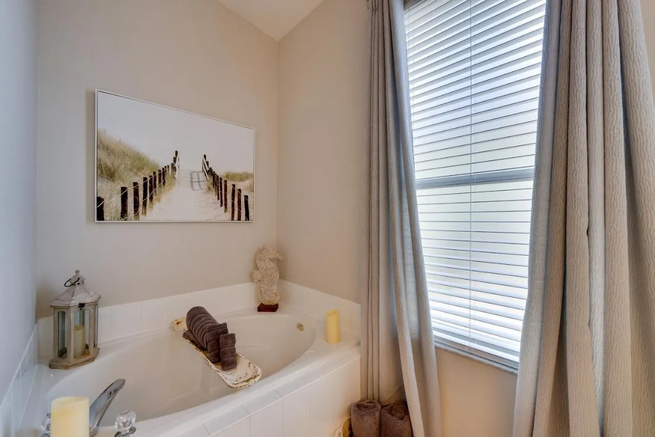 Escape With Arcade, Pool And Themed Rooms! Holiday home