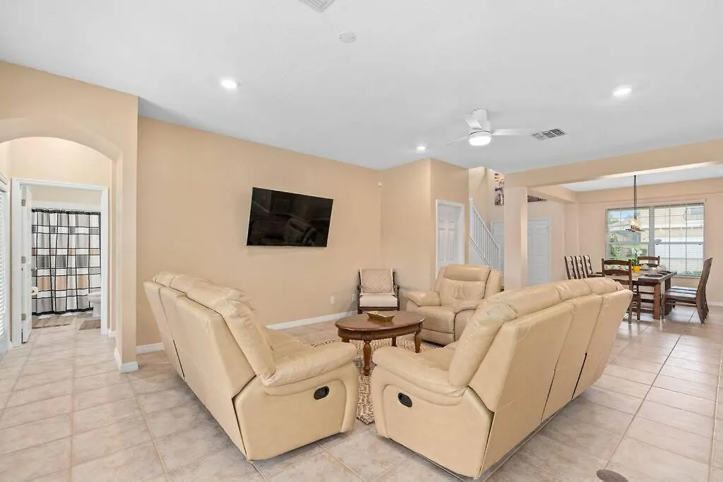 Villa Lakeview W/8 Bedroom 5 Kingsuite 3 Miles To