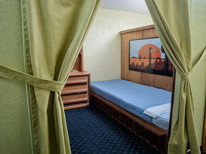 Seralago & Main Gate East Hotel 3*