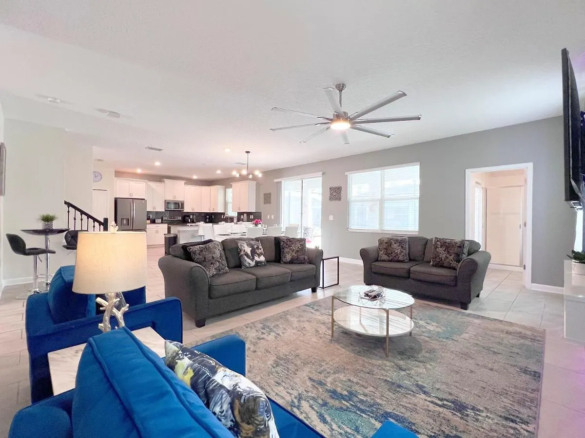Spacious With Fun Decore And Game Room-4544tb